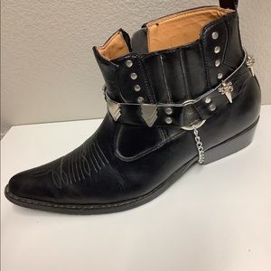 Western style boots, ankle